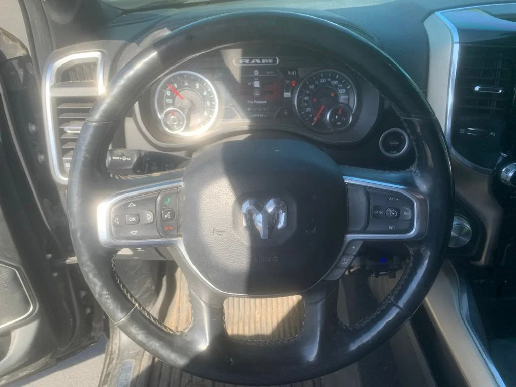 Used 2019 Diamond Black Crystal Pearlcoat Ram Laramie image 13