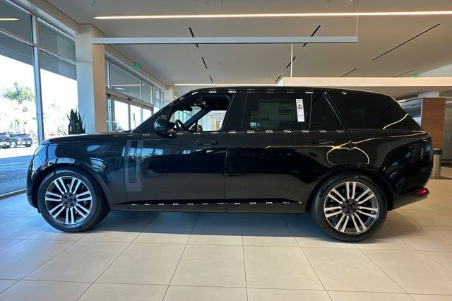 New 2026 Santorini Black Land Rover SE image 2