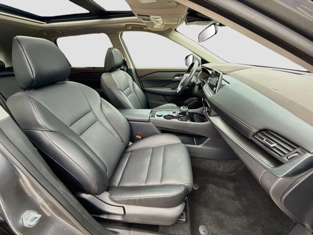 Used 2023 Gun Metallic Nissan SV image 28
