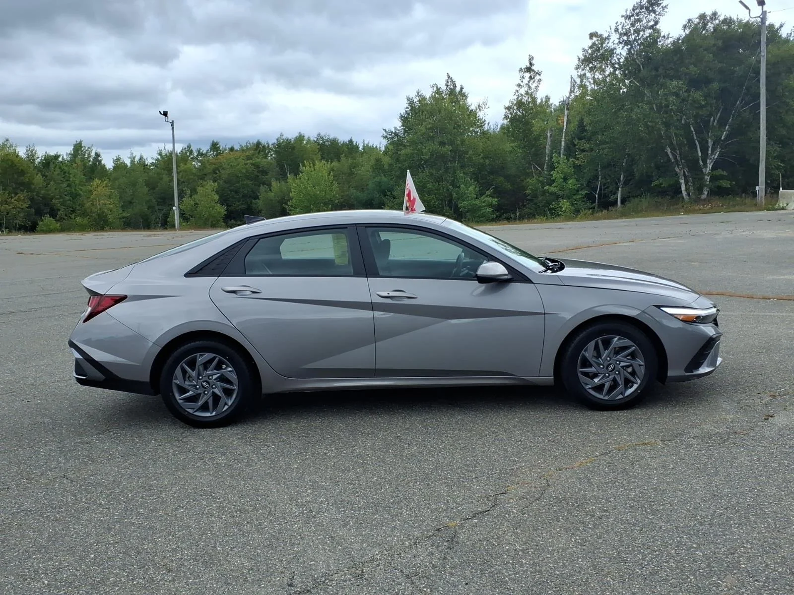 Used 2024 Fluid Metal Hyundai SEL image 4