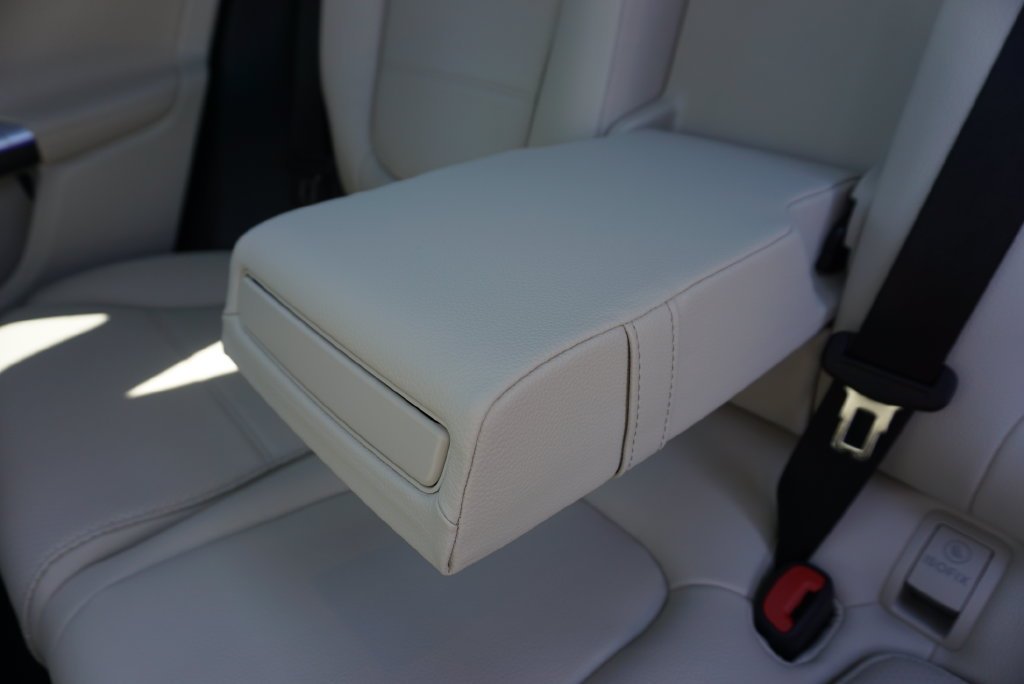 Used 2026 Polar White Mercedes-Benz GLC 300 image 47