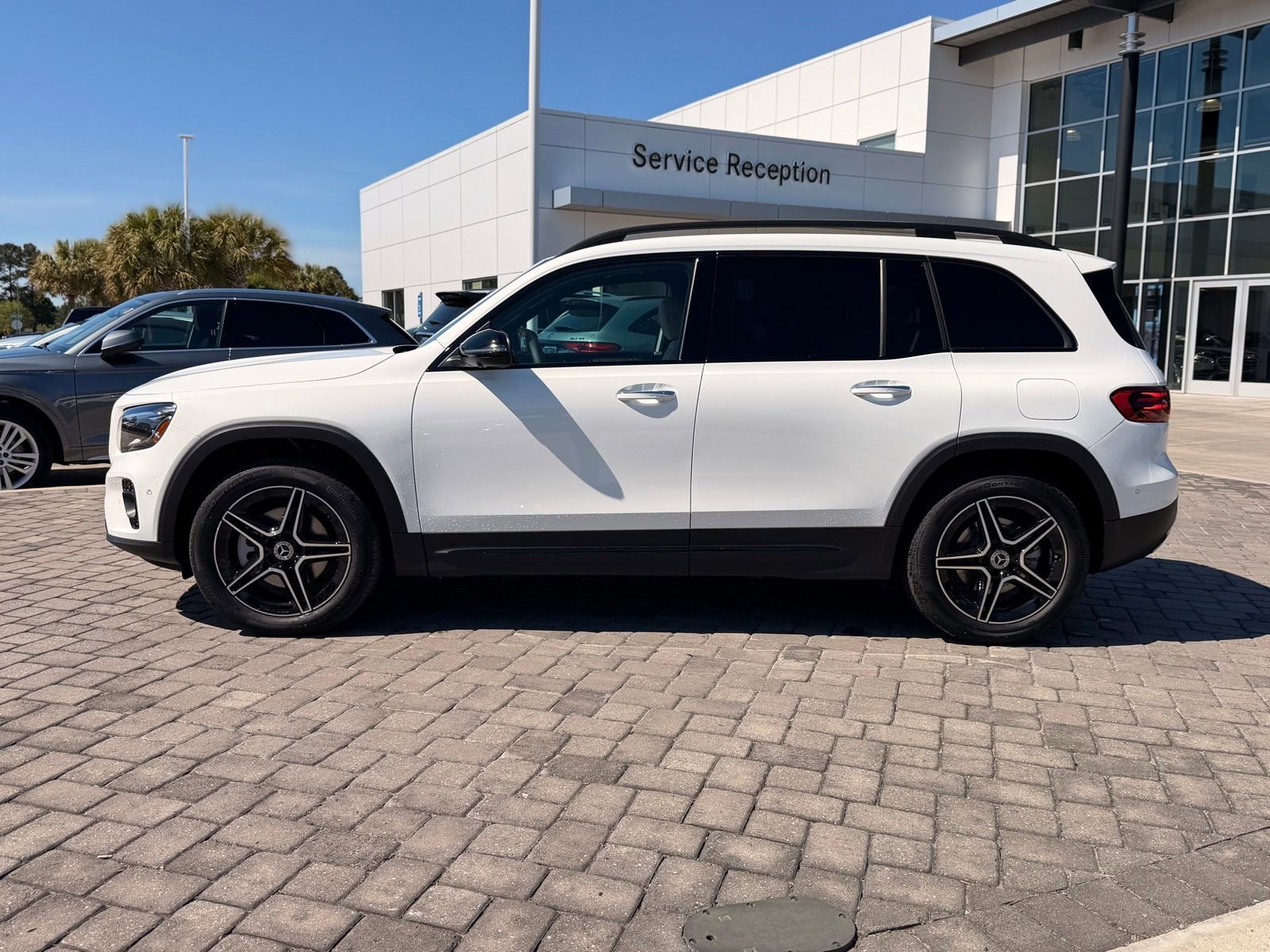 New 2026 Polar White Mercedes-Benz GLB 250 image 37