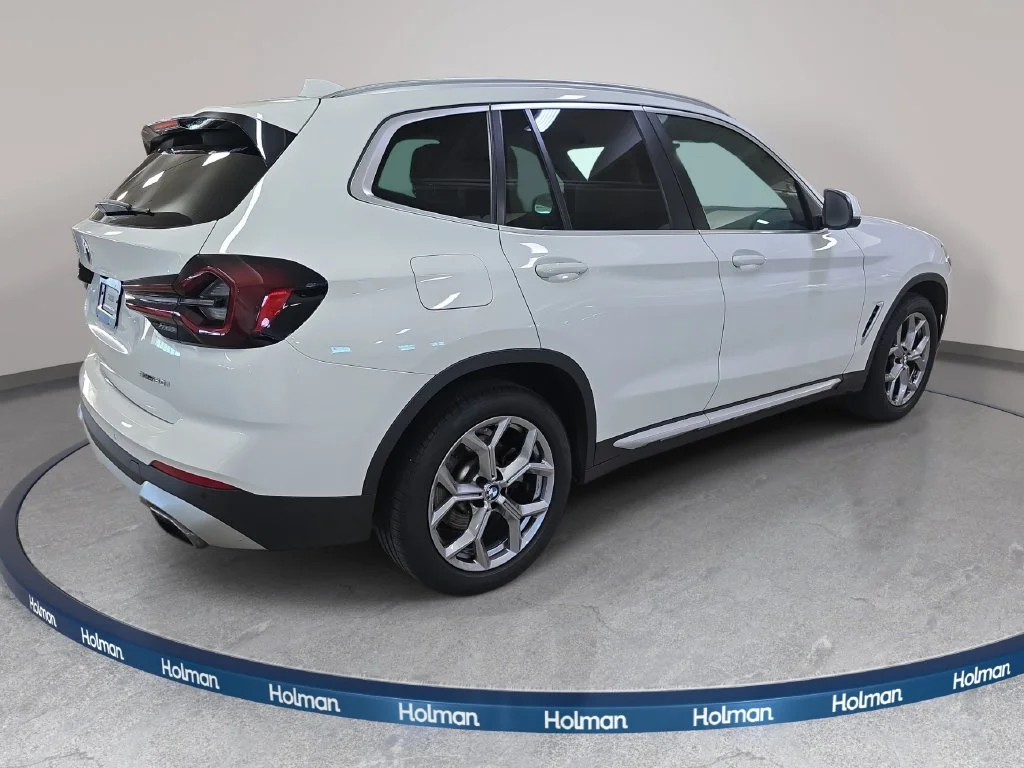 Used 2024 Alpine White BMW sDrive30i image 7