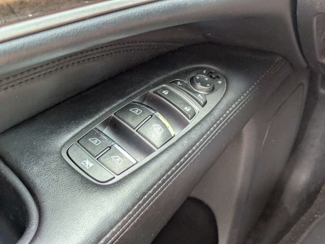 Used 2014 Silver INFINITI Base image 25
