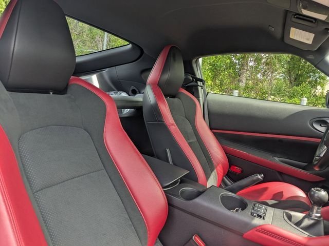 Used 2024 Black Nissan Performance image 5