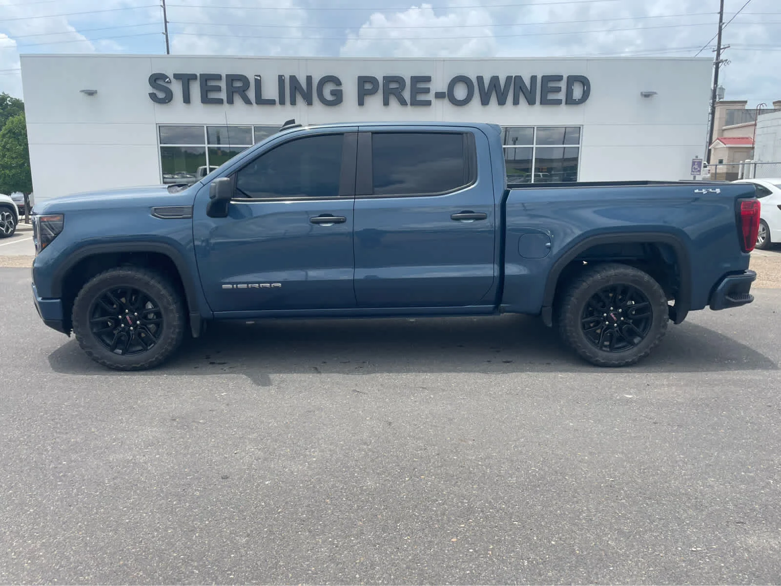 2024 GMC Sierra 4WD Crew Cab Short Box Pro's photo