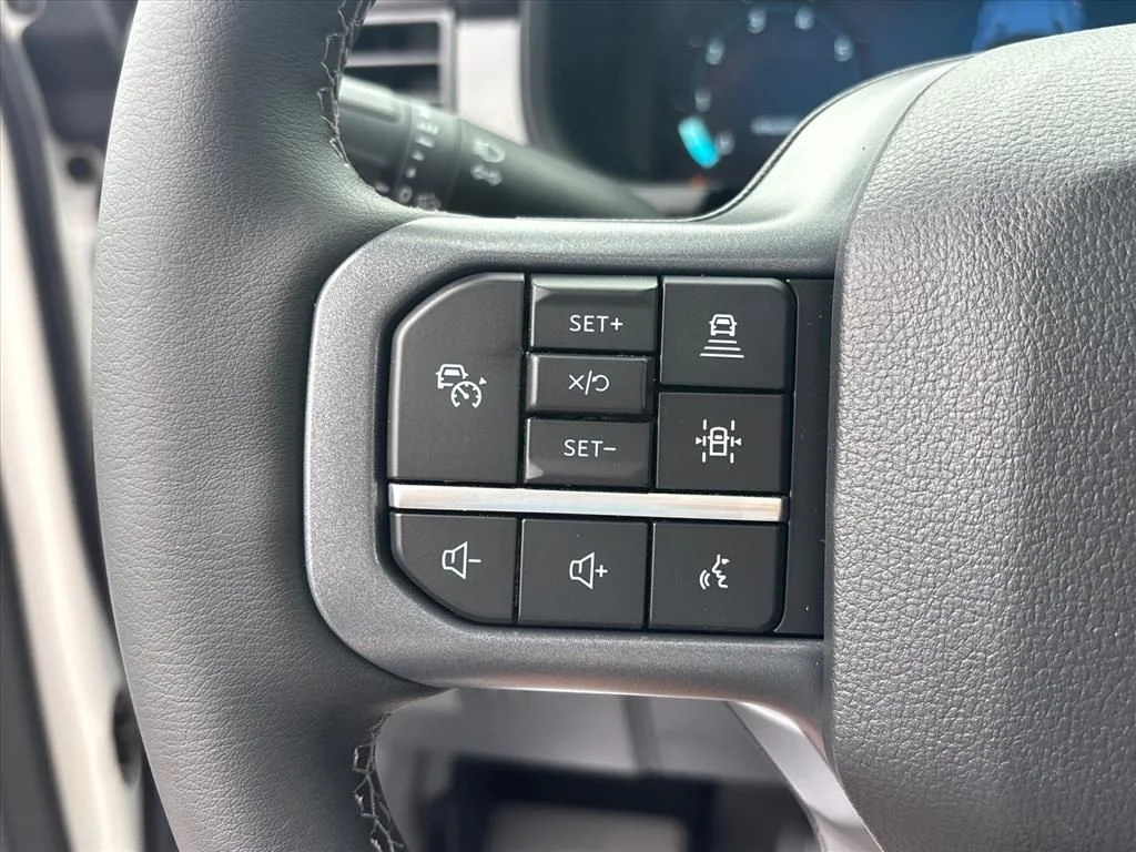 New 2026 Star White Metallic Tri-Coat Ford Lariat® image 32