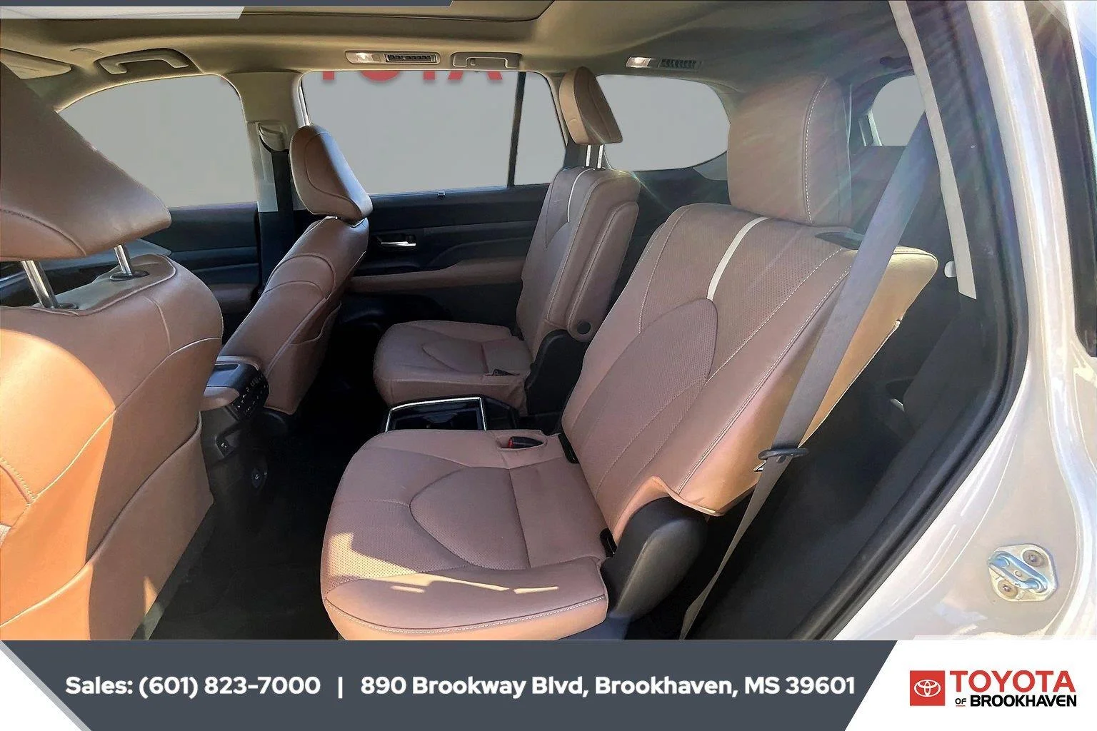 Used 2024 Coastal Cream Toyota Platinum image 19