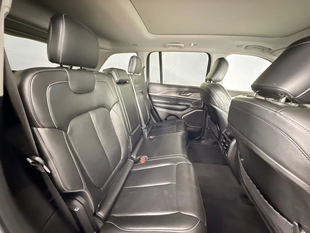 Used 2022 White Jeep 4xe image 26