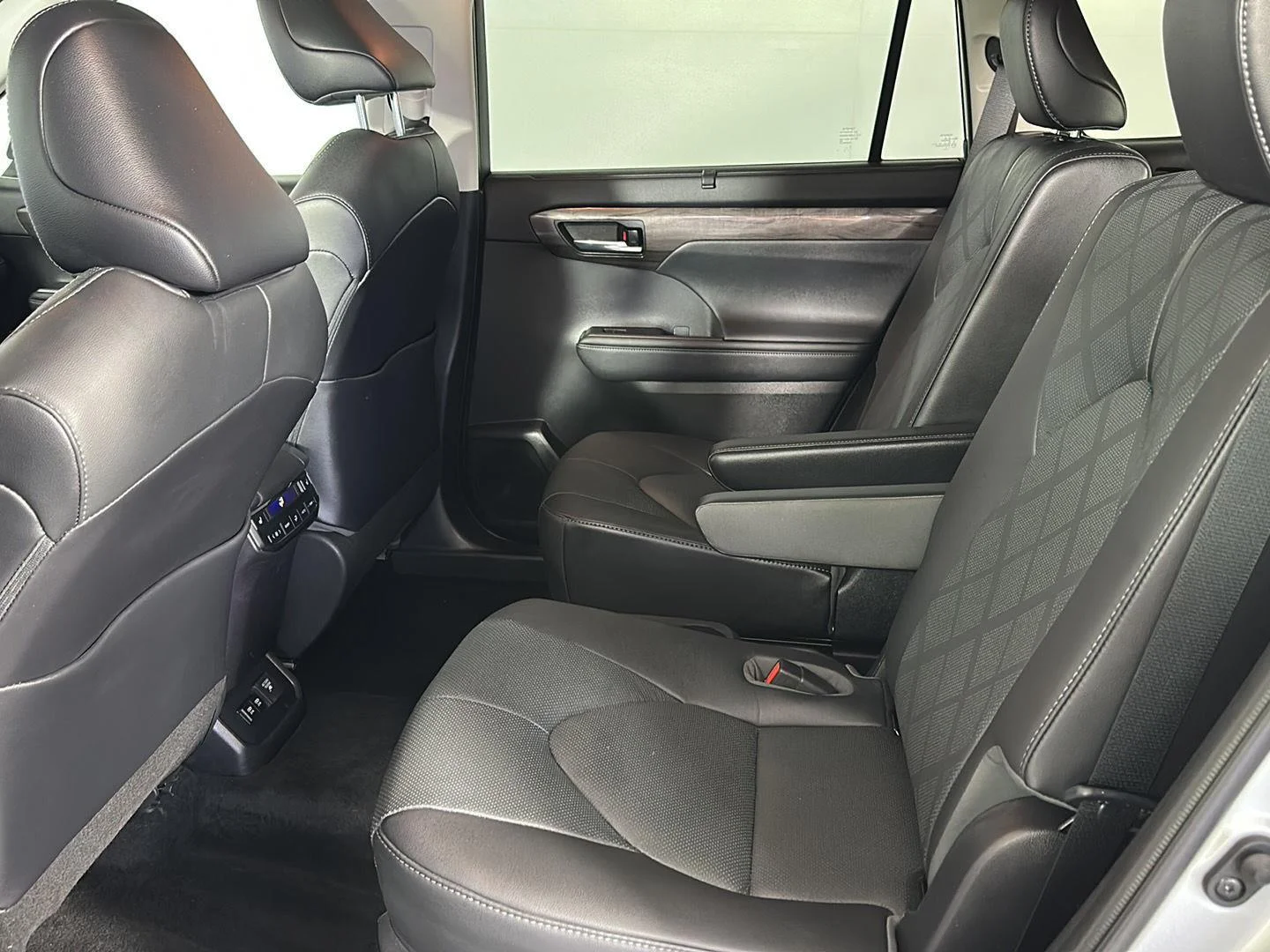 Used 2021 Celestial Silver Metallic Toyota Platinum image 24