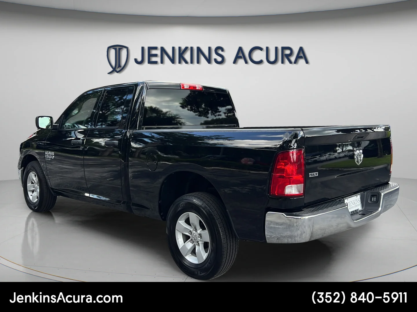 Used 2024 Diamond Black Crystal Pearlcoat Ram SLT image 5