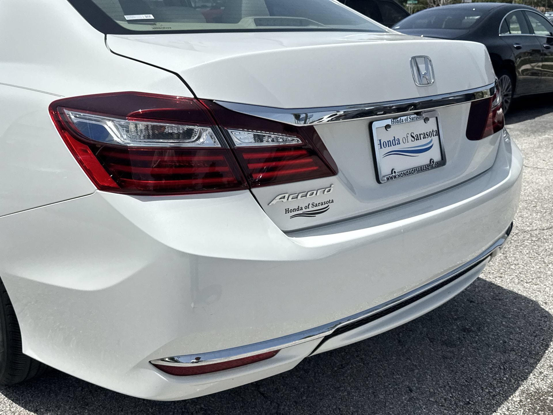 Used 2017 White Honda EX image 12