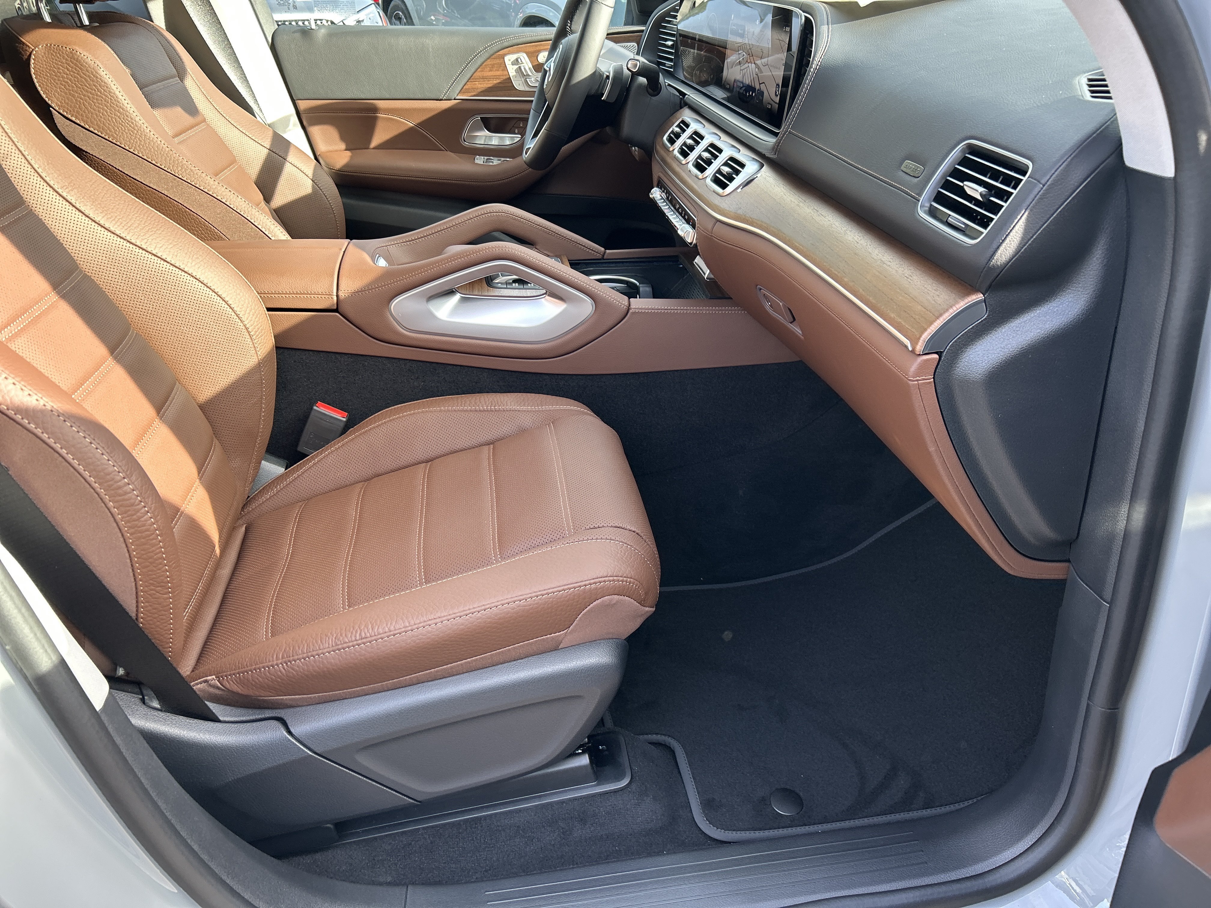 New 2026 MANUFAKTUR Alpine Grey Mercedes-Benz GLE 450 4MATIC® SUV image 43