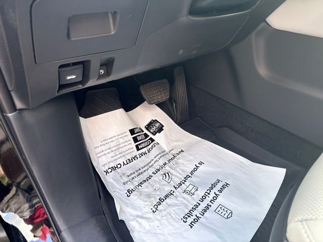 Used 2025 Black Toyota Platinum image 31