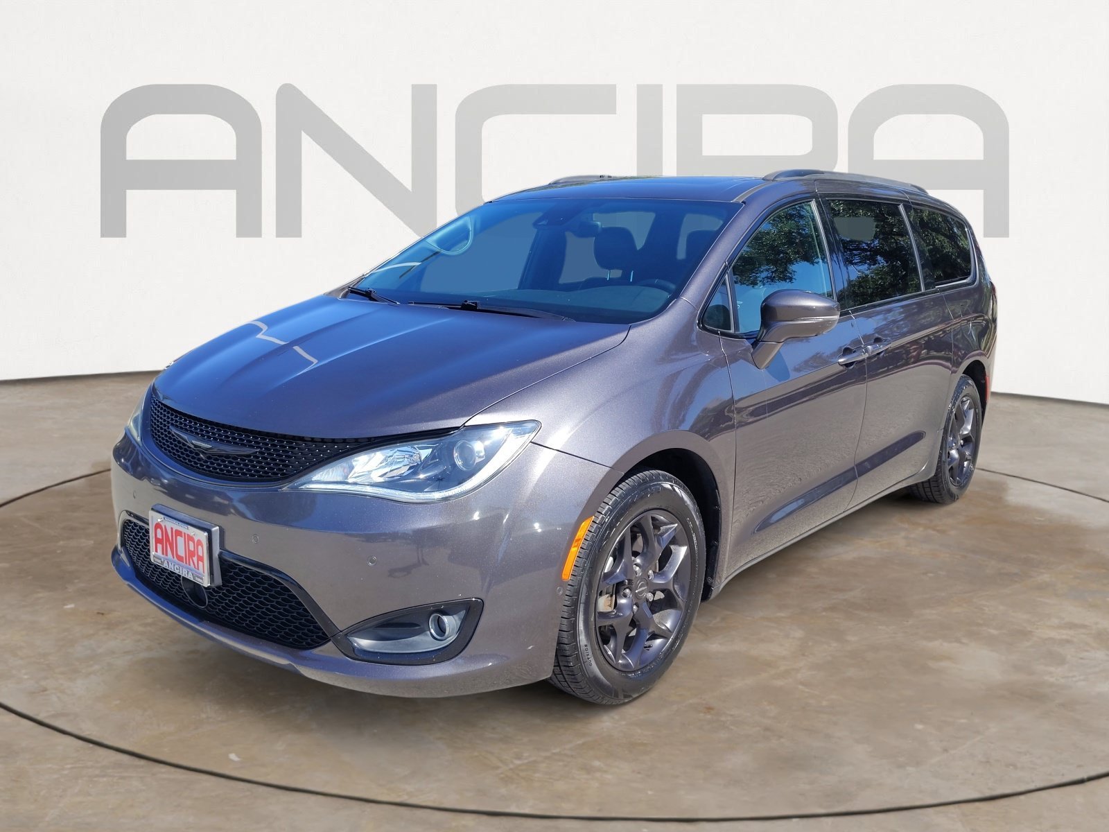 Used 2019 Granite Crystal Metallic Clearcoat Chrysler Limited image 6