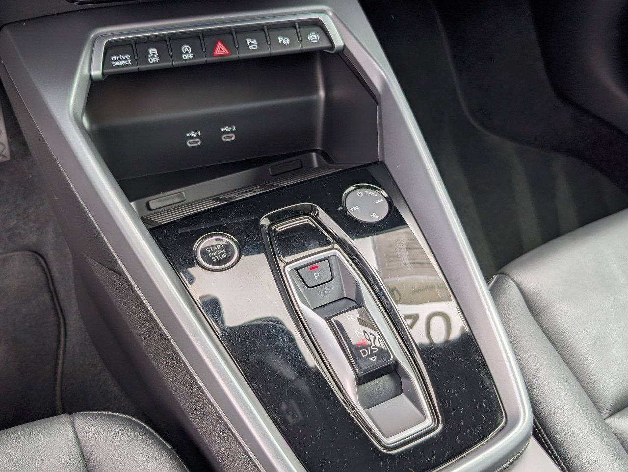 Used 2026 Glacier White Audi 40 Premium Plus image 20