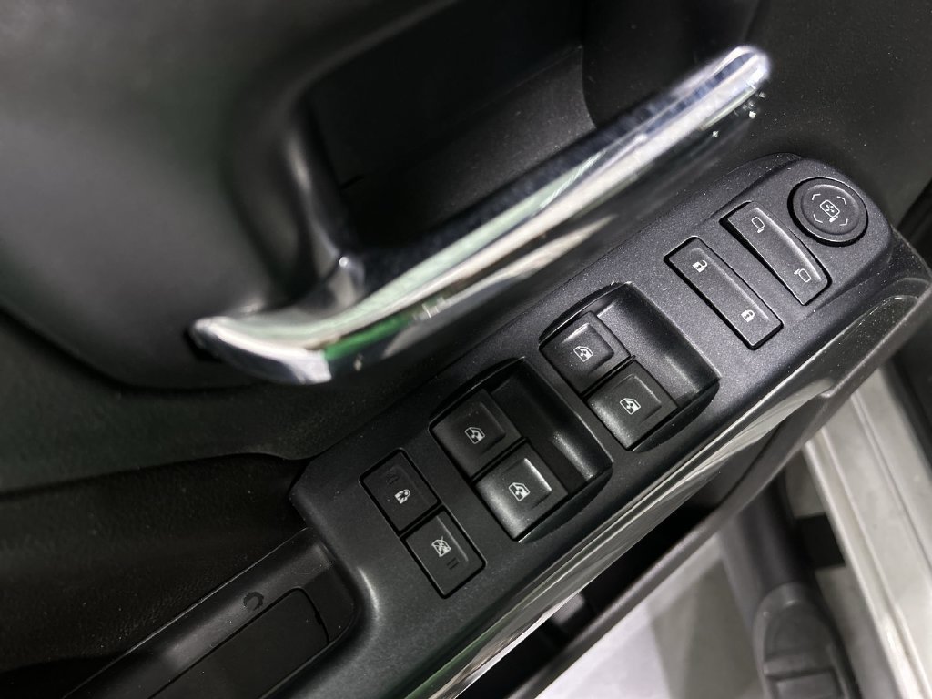 Used 2015 SILVER ICE METALLIC Chevrolet LT image 15