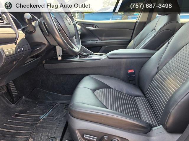 Used 2018 Super White Toyota SE image 8