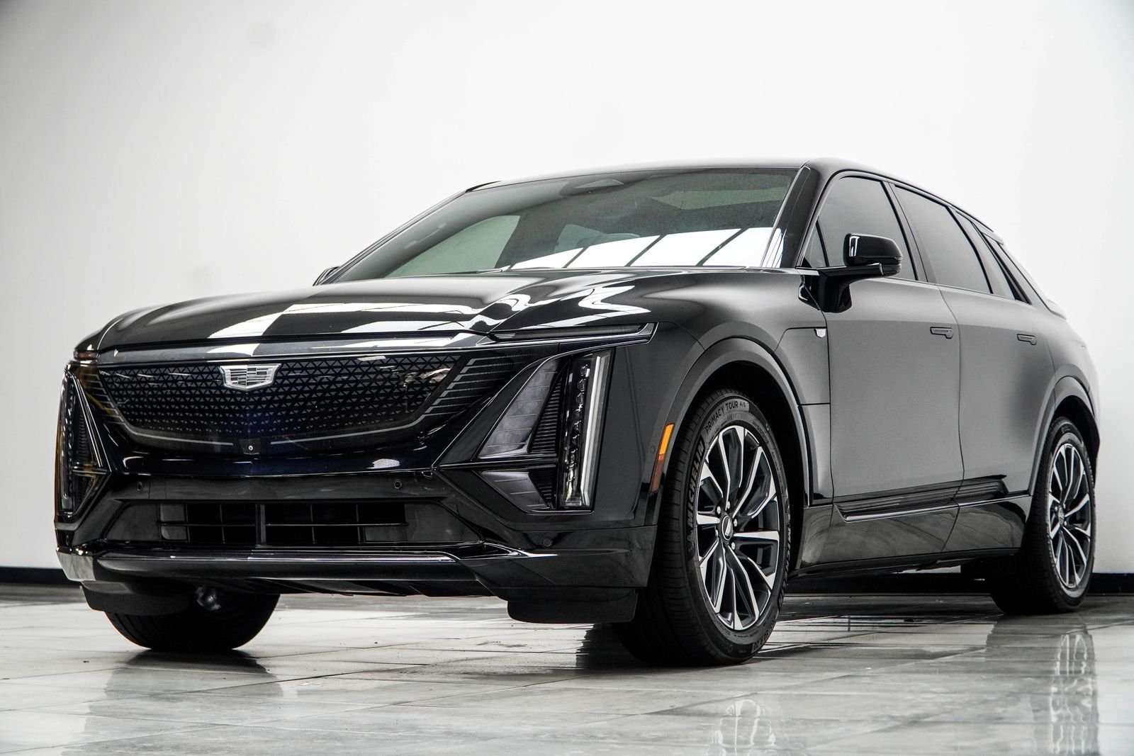 Used 2024 Black Cadillac Sport image 10