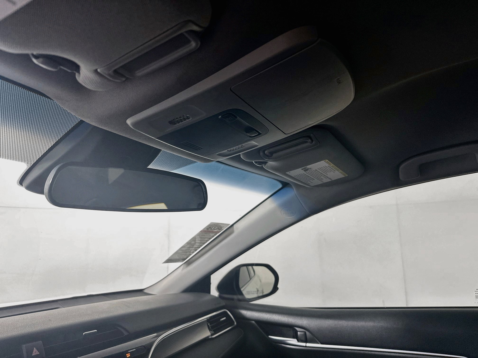 Used 2018 Super White Toyota SE image 18