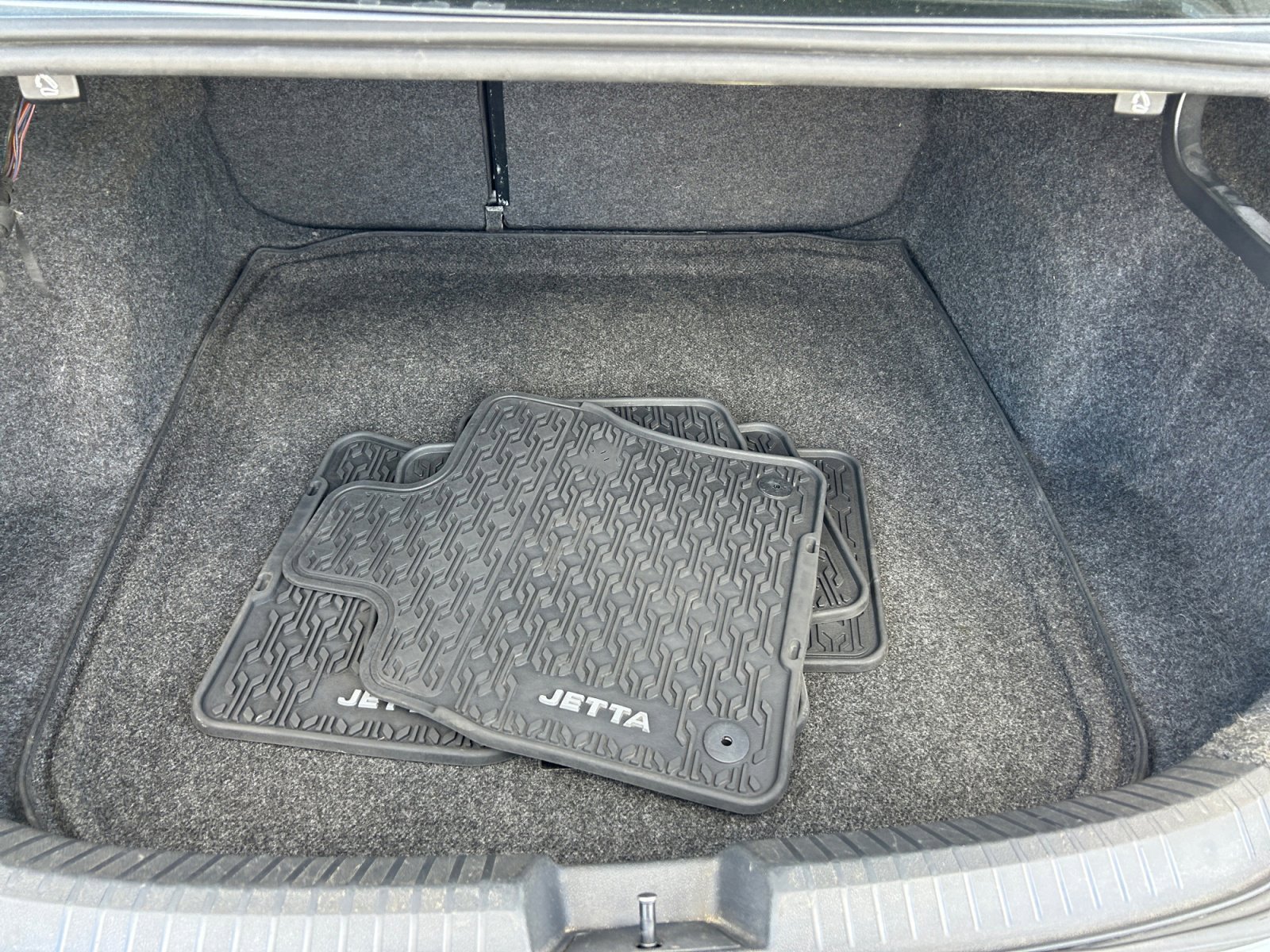 Used 2020 Platinum Gray Metallic Volkswagen R-Line image 12