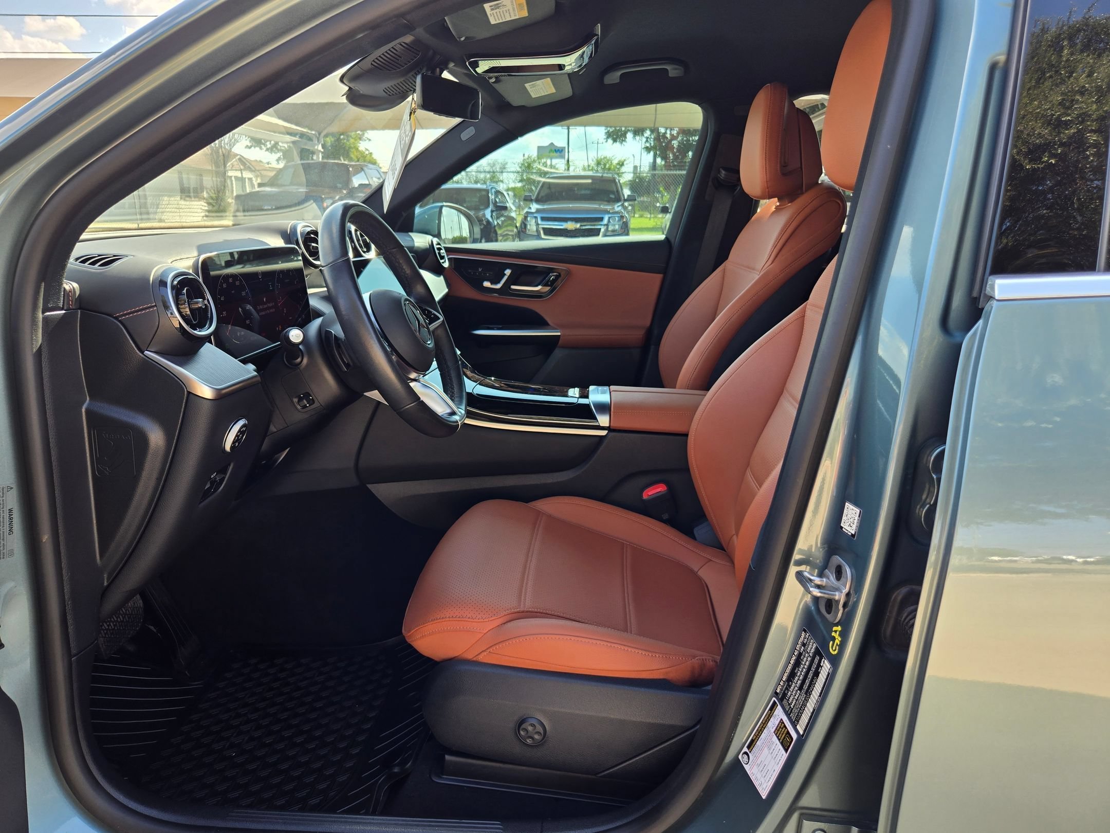 2025 Mercedes-Benz GLC Base - Photo 9