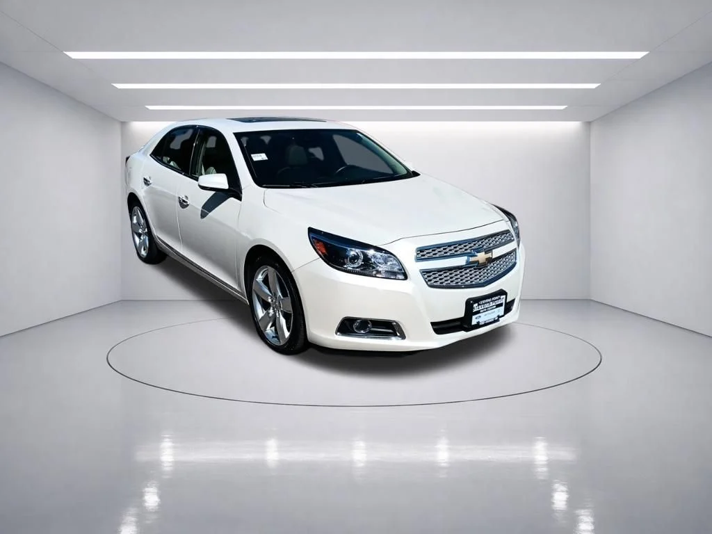 Used 2013 White Diamond Tricoat Chevrolet LTZ image 9