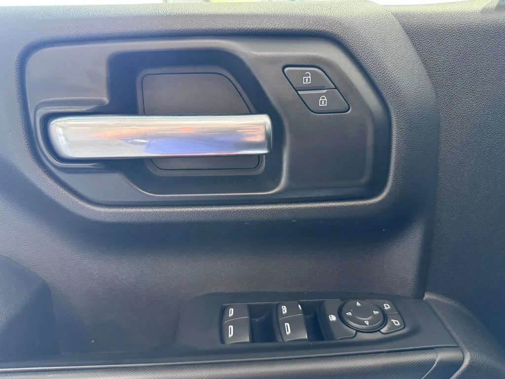 2023 Chevrolet Silverado 1500 Custom - Photo 23