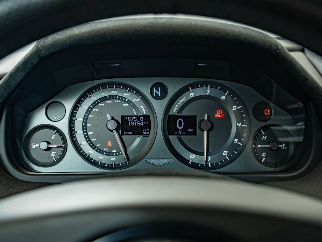 Used 2015 Skyfall Silver Aston Martin  image 28