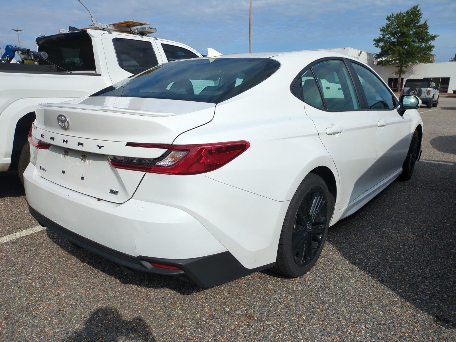 Used 2025  TOYOTA  image 3
