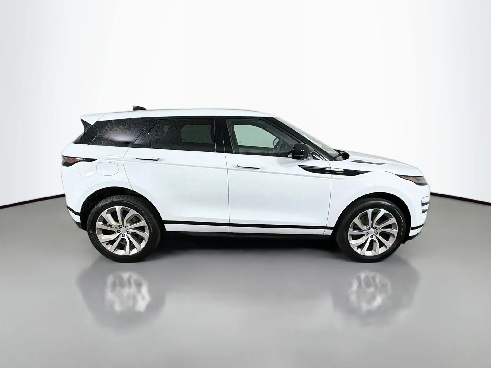 New 2026 Fuji White Land Rover Hoxton Edition image 6