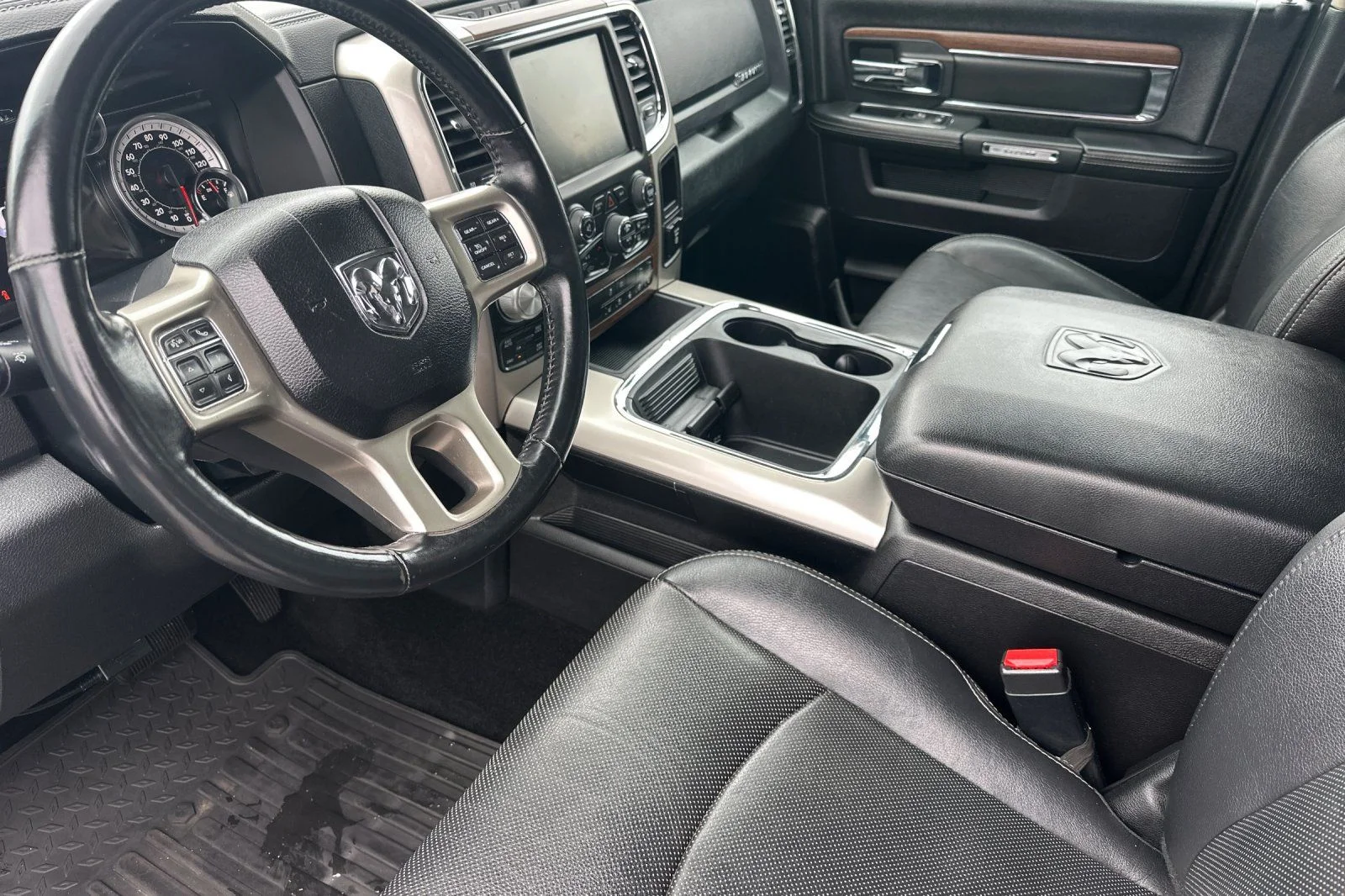 Used 2016 Gray Ram Laramie image 10