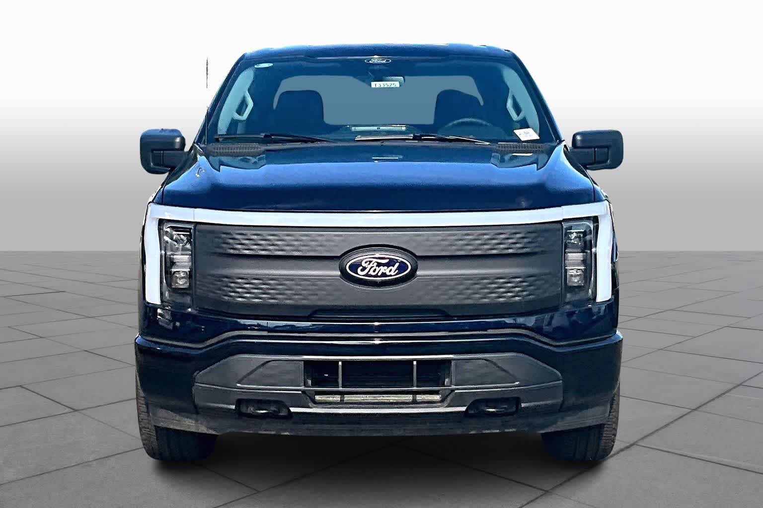 New 2025 Antimatter Blue Metallic Ford XLT image 3