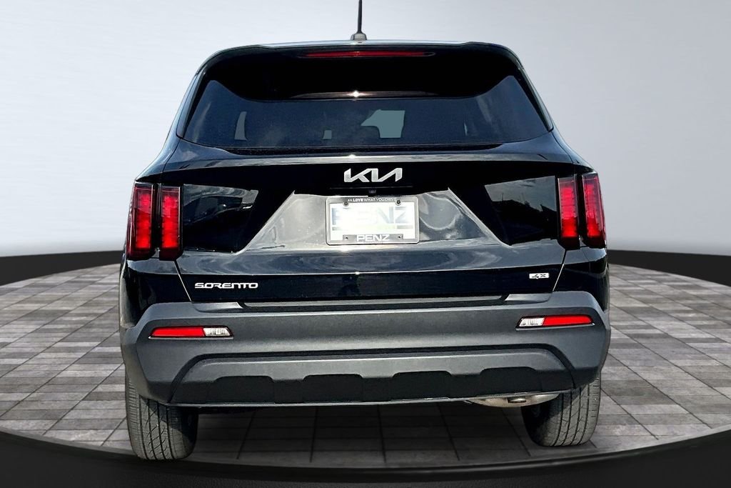 Used 2023 Black Kia LX image 5