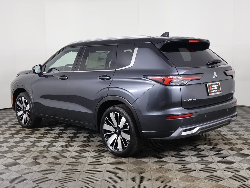 New 2025 Gray Mitsubishi SEL image 14