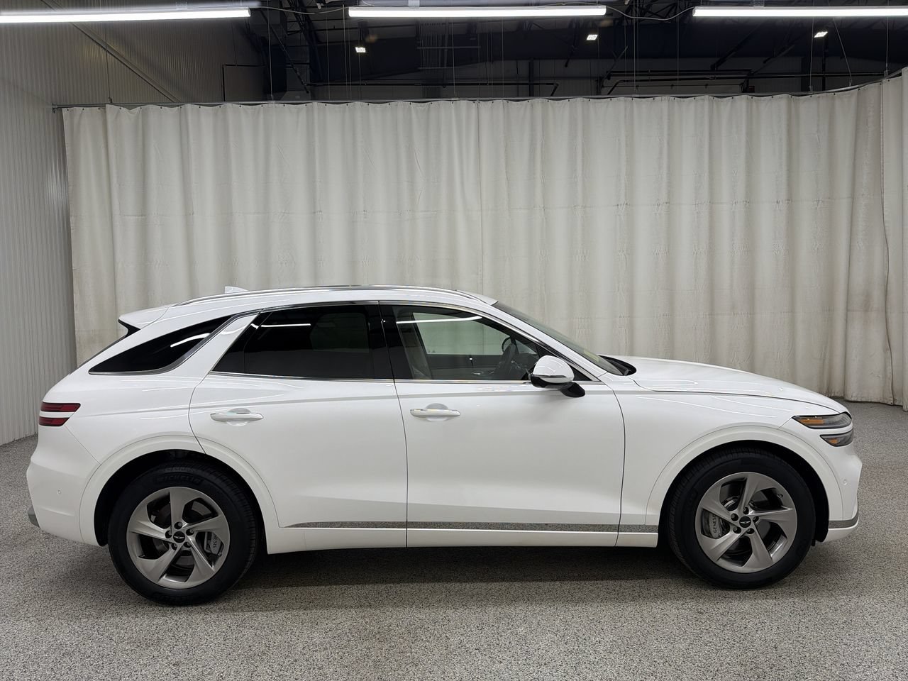 Certified Used 2026 Uyuni White Genesis 2.5T Advanced image 5