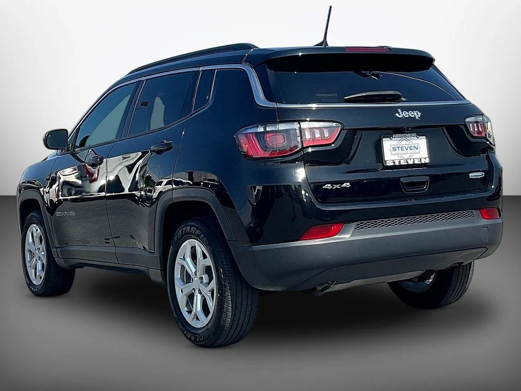 Used 2024 Black Jeep Latitude image 4