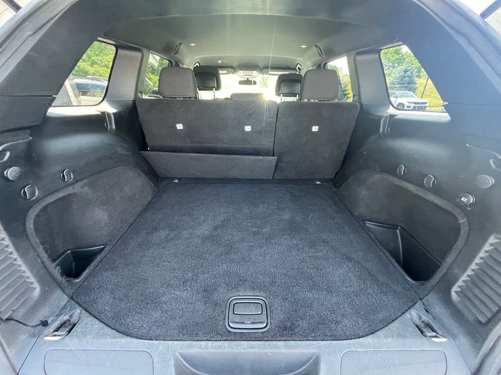 Used 2018 White Jeep Laredo E image 28