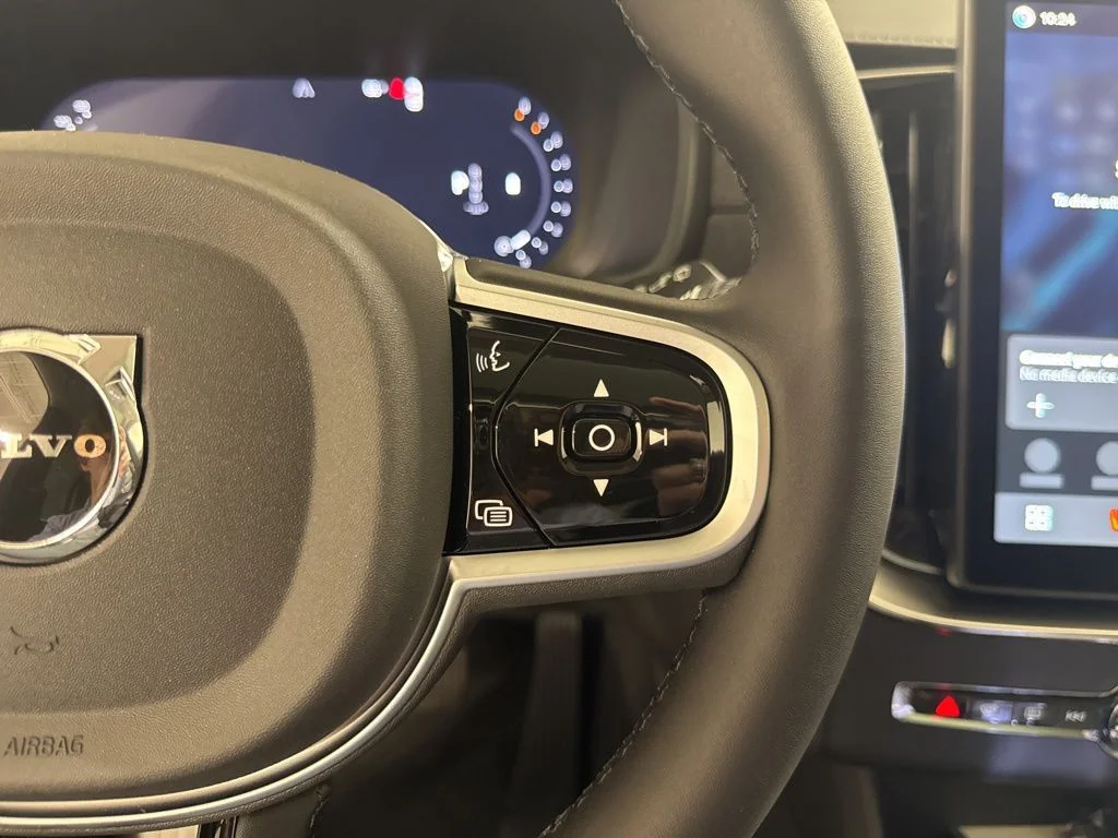 New 2026 Onyx Black Metallic Volvo B6 Ultra image 10