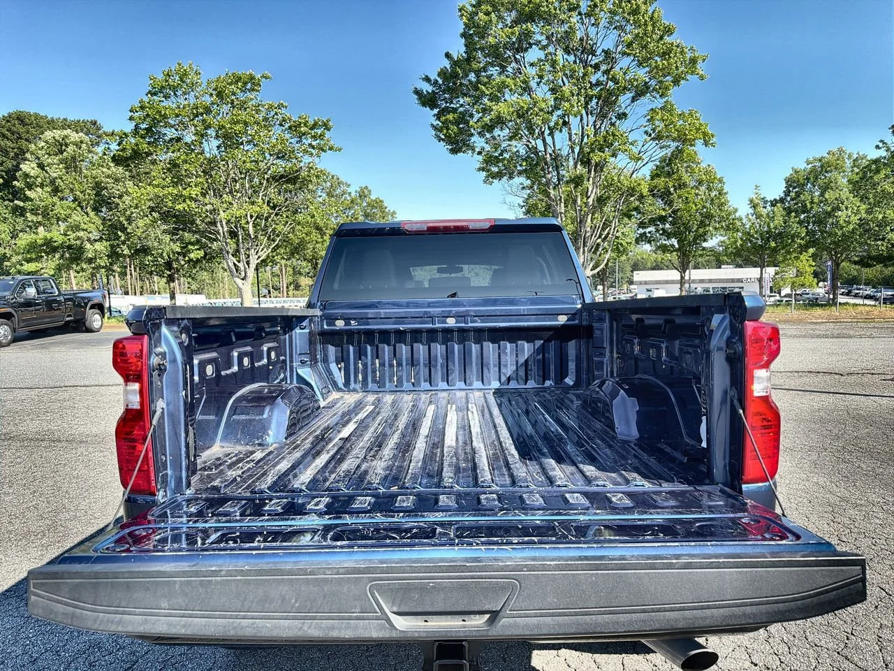 Used 2022 Northsky Blue Metallic Chevrolet Custom image 21