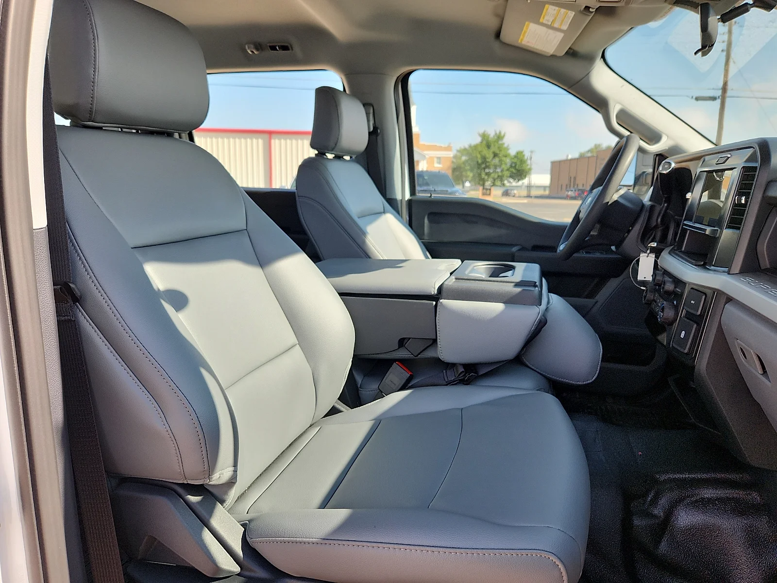New 2026 Oxford White Ford XL image 20