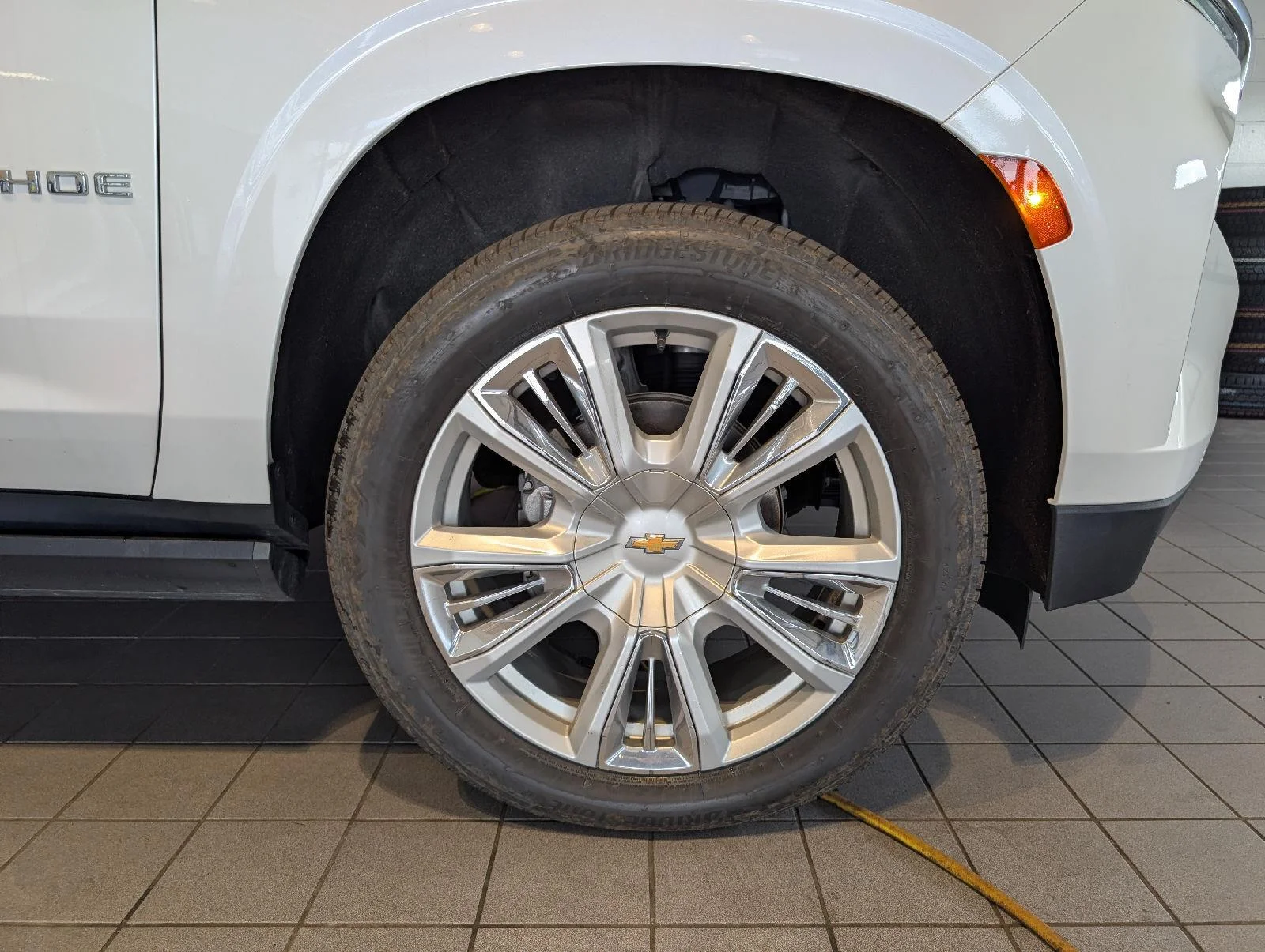 Used 2022 Iridescent Pearl Tricoat Chevrolet High Country image 14