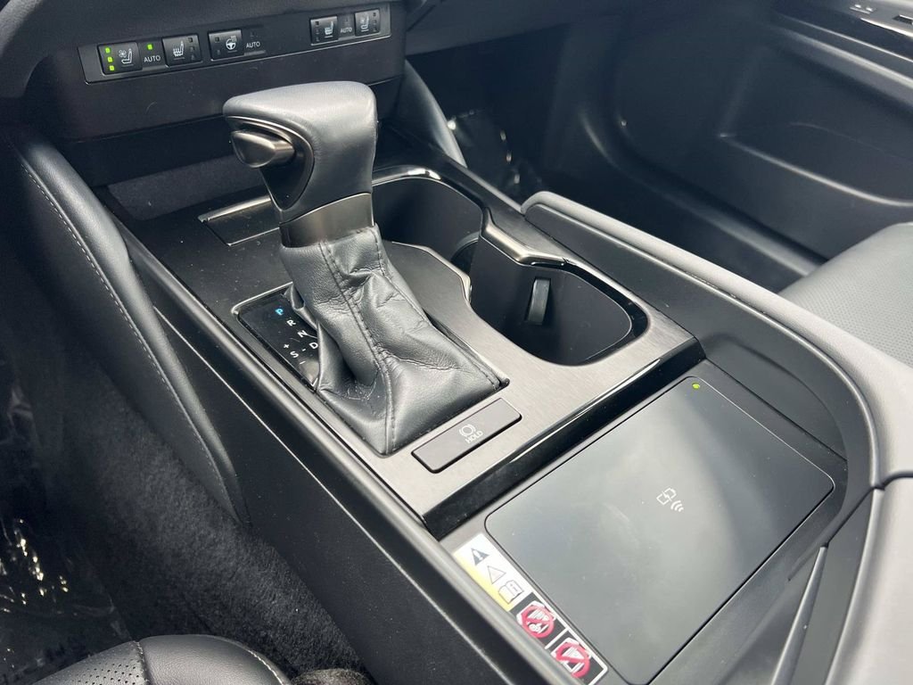 Used 2023 White Lexus 350 image 17