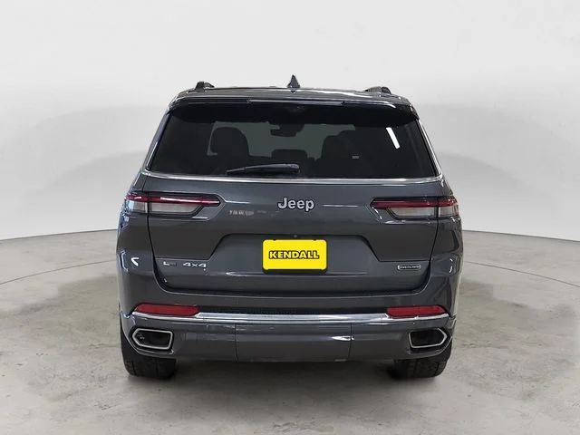 Used 2023 Gray Metallic Jeep Overland image 4