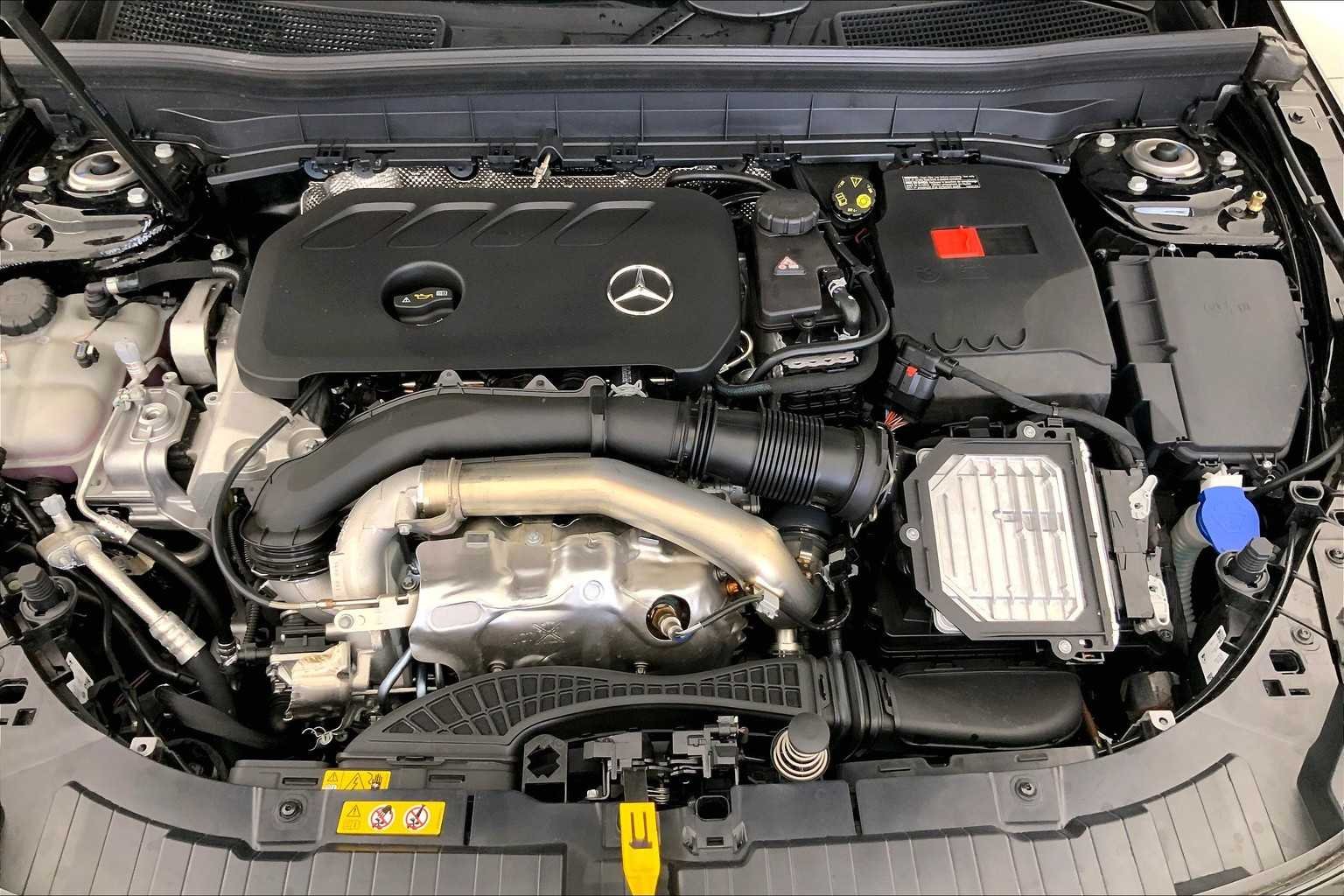 New 2026 Night Black Mercedes-Benz GLB 250 image 9