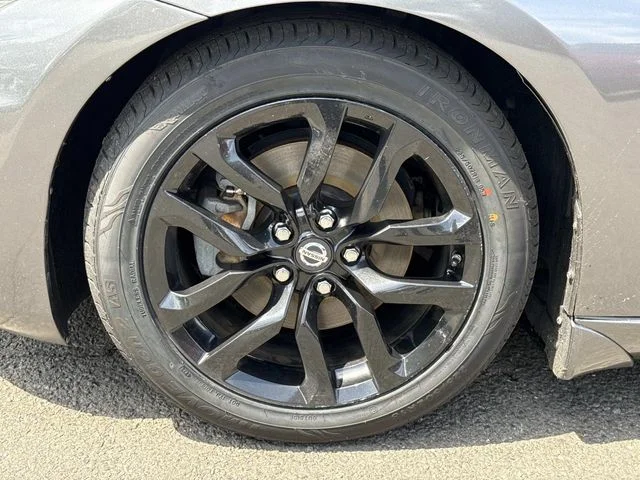 Used 2020 Gray Nissan Base image 11