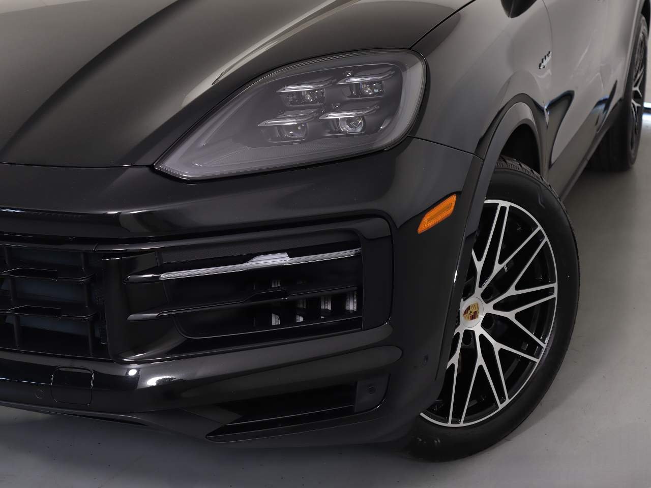 New 2026 Chromite Black Metallic Porsche E-Hybrid image 12