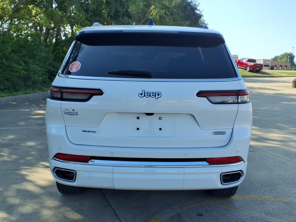 Used 2023 Bright White Cl Jeep Overland 4x4 image 4