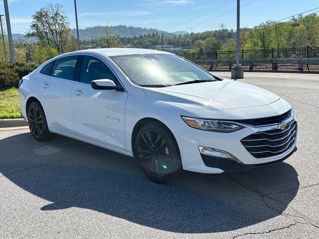 Used 2024 Summit White Chevrolet 2LT image 6