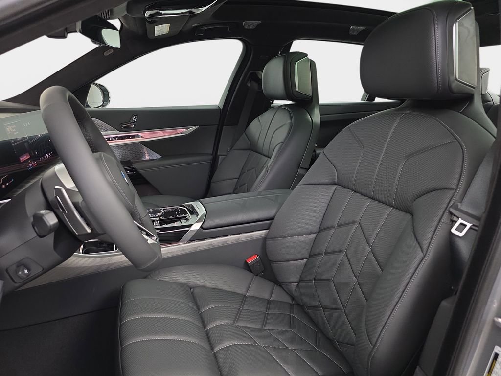 2026 BMW 7 Series 740i - Photo 15